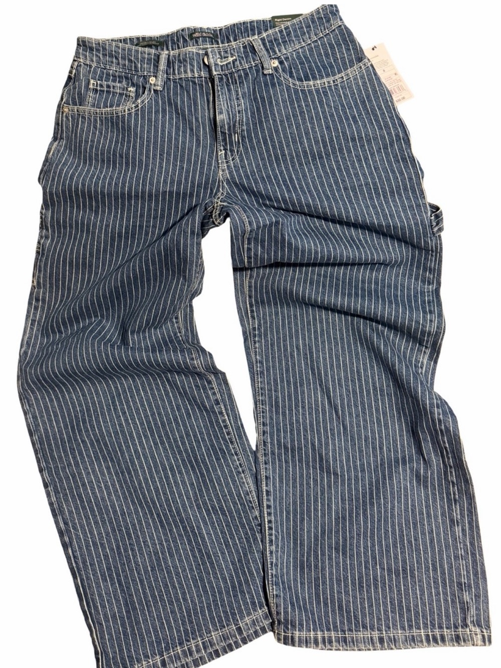 Wild Fable High-rise wide-leg silhouette with vertical pinstripes.